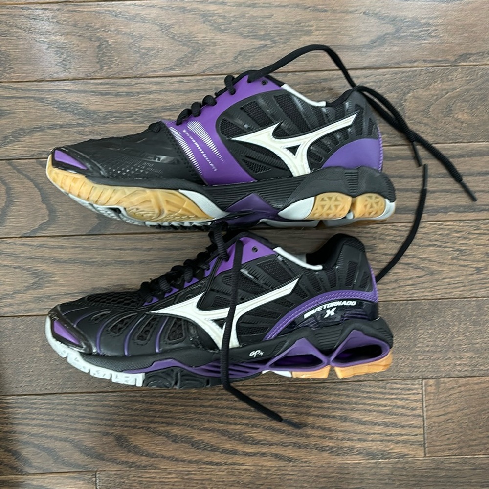 Mizuno Wave Tornado 9 Black/Purple Volleyball Shoe